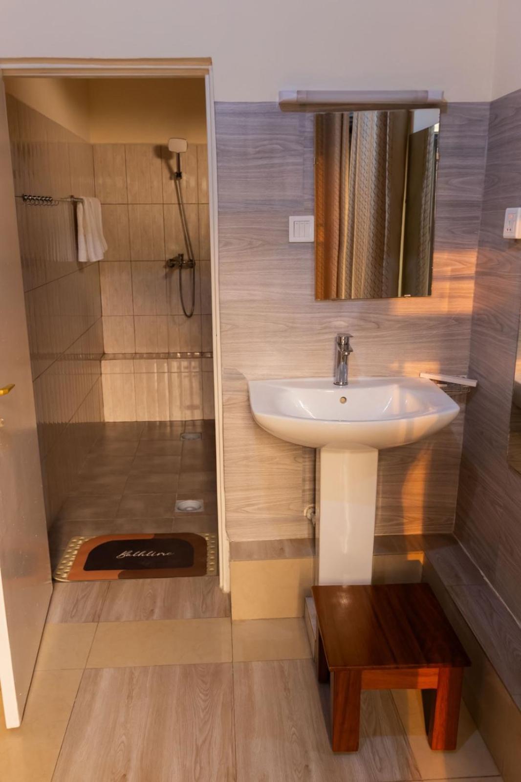 Comfort B&B Кигали Экстерьер фото